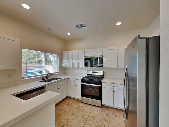 Photo - 1029 Maple Pines Ave