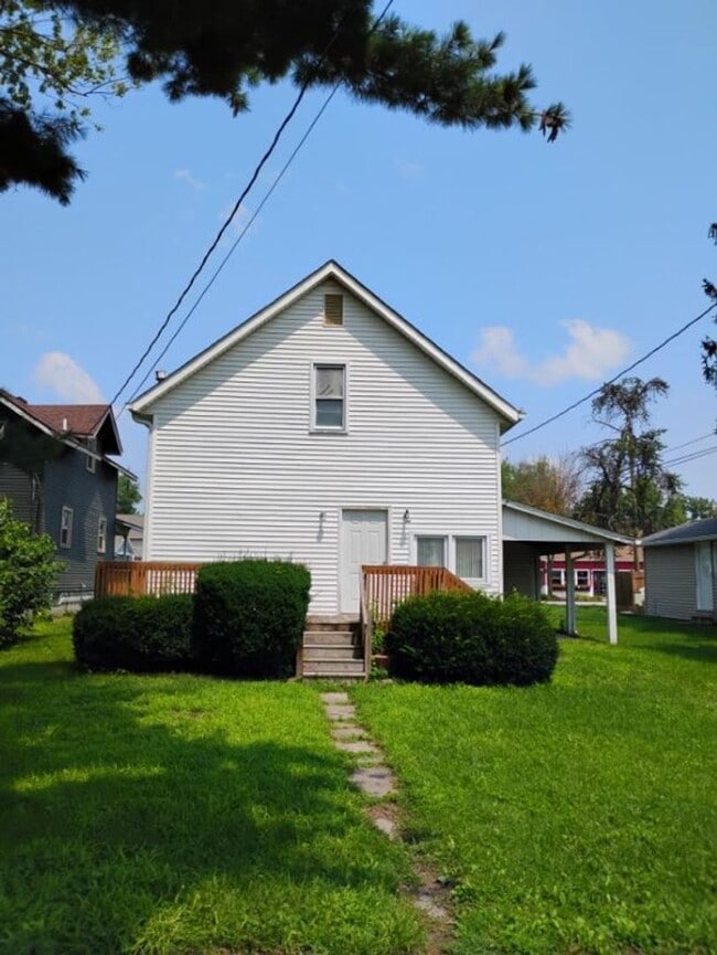 Photo - 3 Bedroom 1 Bath - Amazing Location