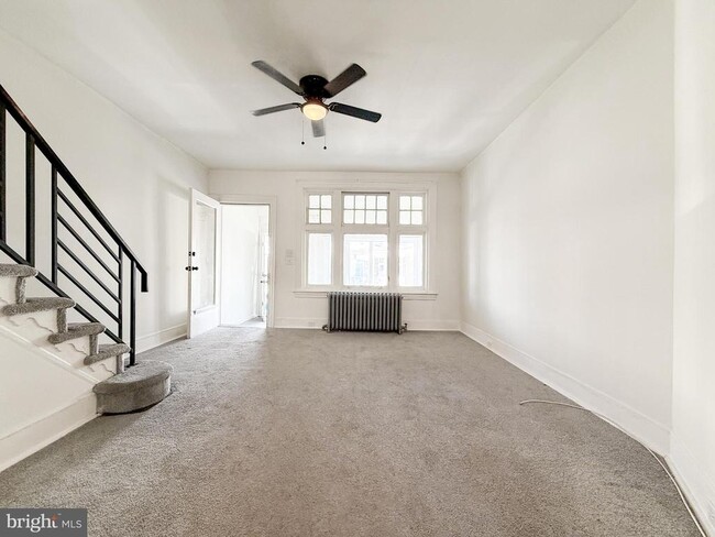 Photo - 156 W Albanus St