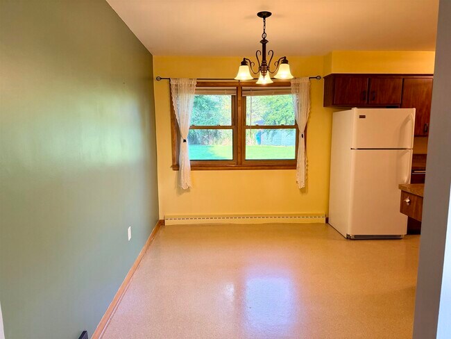 Photo - 2009 Portage Rd