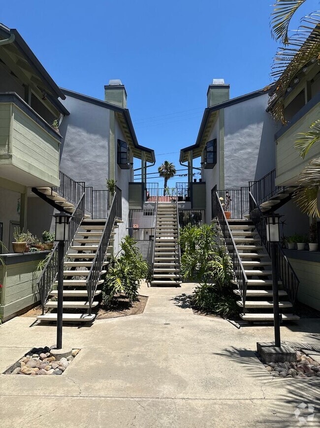 Building Photo - 2 BR/2BA Kensington Condominium with Garage Unit 7