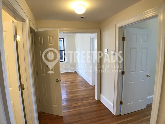 Building Photo - 2 bedroom in Cambridge MA 02139 Rental