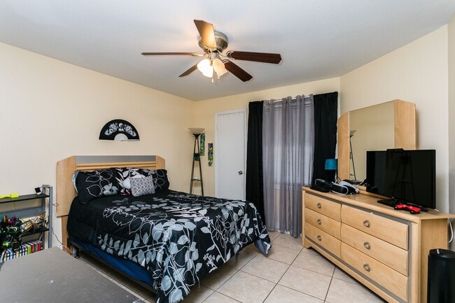 Photo - Beautiful Condo with two bedrooms and two full bathrooms across from Celebration, FL Unit 305
