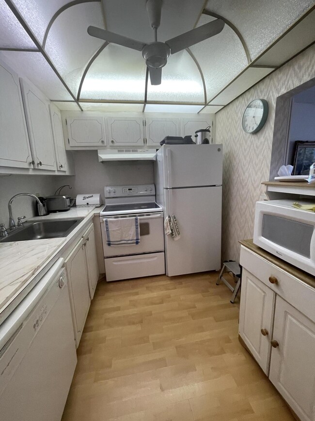 Photo - 263 Farnham E Unit 263
