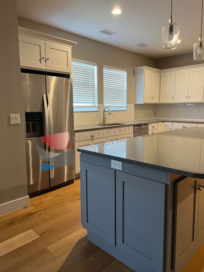 Photo - 637 Country Club Cir