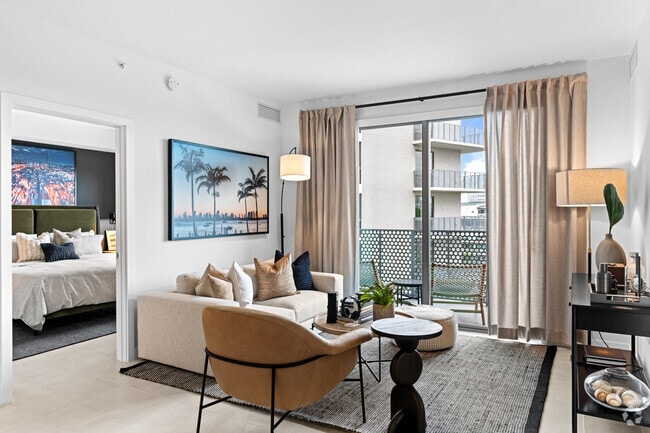 2BR, 2BA - 1,033SF - Living Room