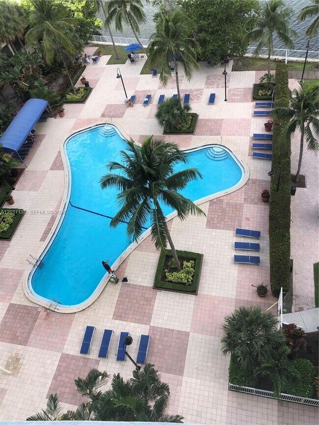 Photo - 19390 Collins Ave Unit 907