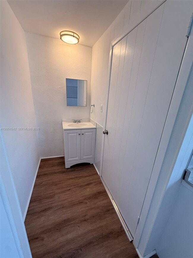 Photo - 2750 SW 26th St Unidad 1