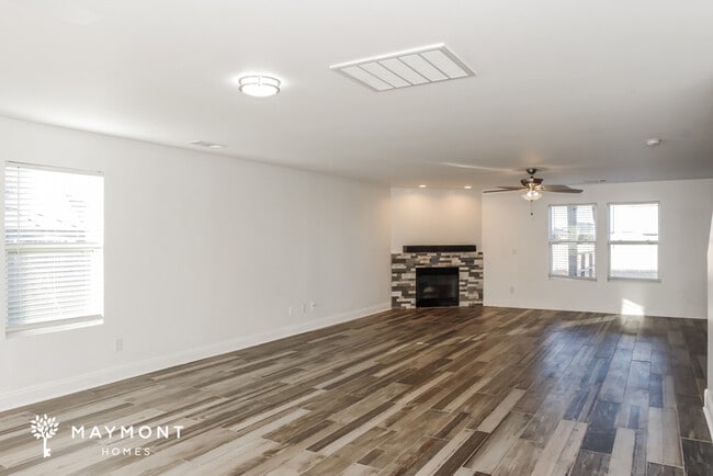 Photo - 101 Rein Dance Ln