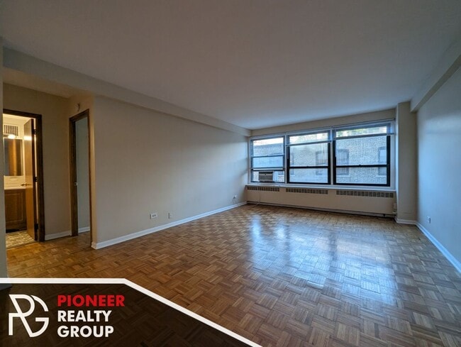 Photo - 4180 N Marine Dr Unit 512