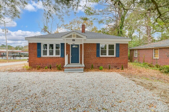 Building Photo - Fully Renovated 3-Bedroom Corner-Lot Gem Near Downtown Columbia & USC!