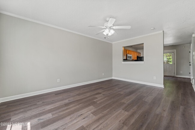 Photo - 1102 Springwood Dr