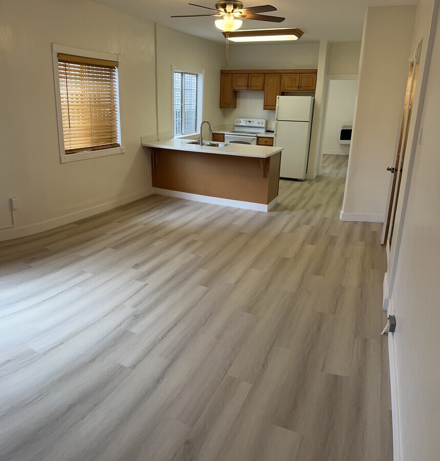 Photo - 5754-5760 Melrose Ave