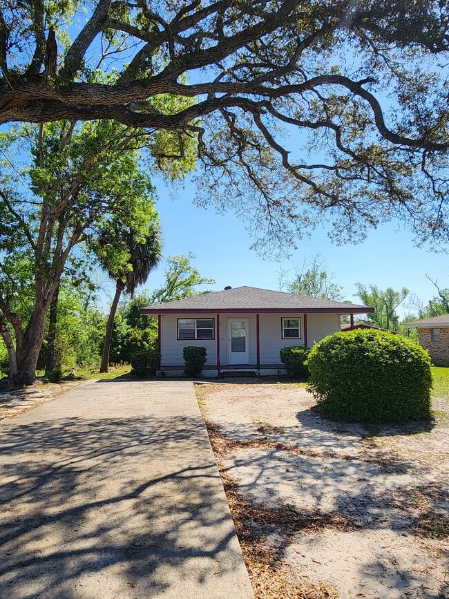 Building Photo - 1332 N Palo Alto Ave Rental