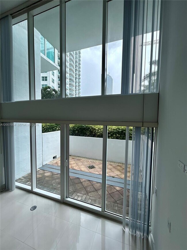 Photo - 41 SE 5th St Unidad 703