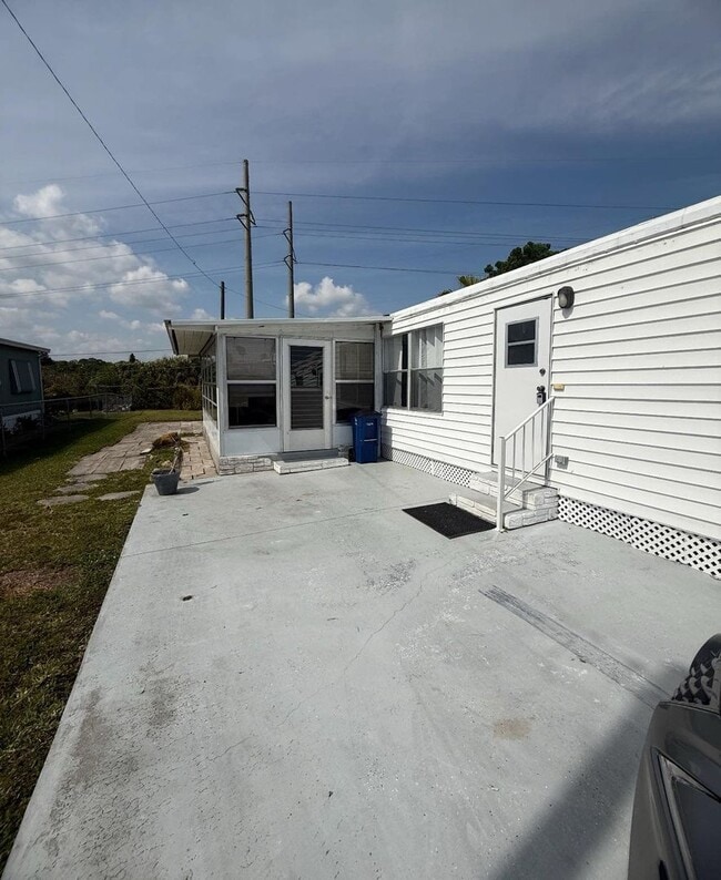 Photo - **FIRST MONTHS RENT FREE** 2 Bedroom Mobile home with Spacious yard!