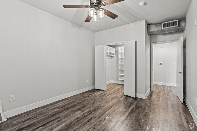 2BR, 2BA - 1045 SF - Bedroom