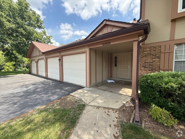 Building Photo - 1168 Auburn Ln Unit 1168 Rental