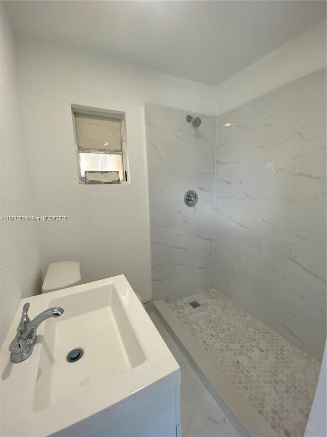 Photo - 1025 NW 7th Ave Unit A-C