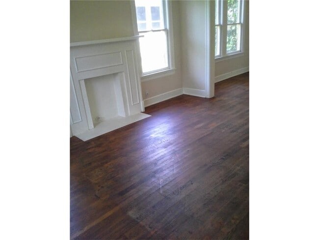 Photo - 1000 E 44th St