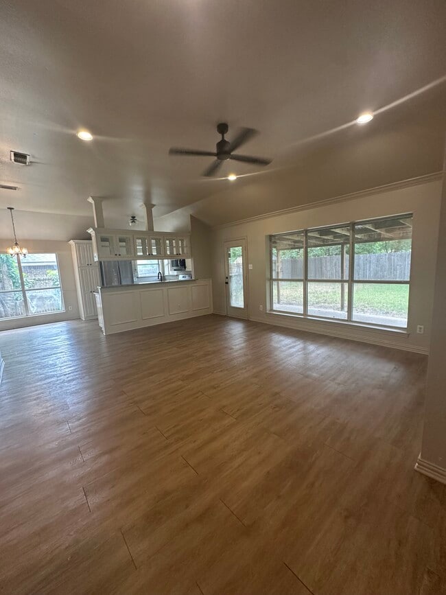 Photo - 103 North Point Dr