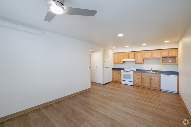 3BR, 1.5BA - 1009SF - Kitchen