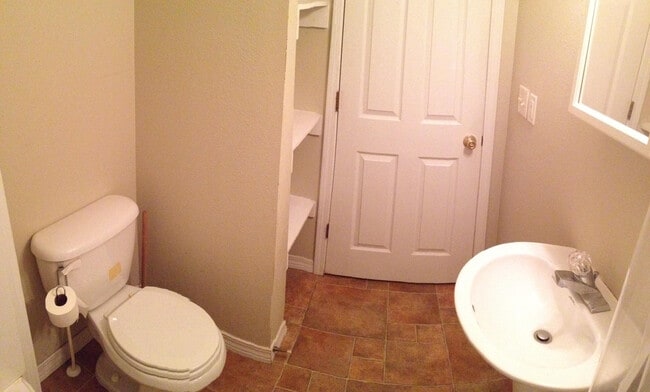 Photo - 228 Chicago Ave