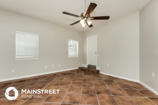 Photo - 604 Prairie Lake Dr