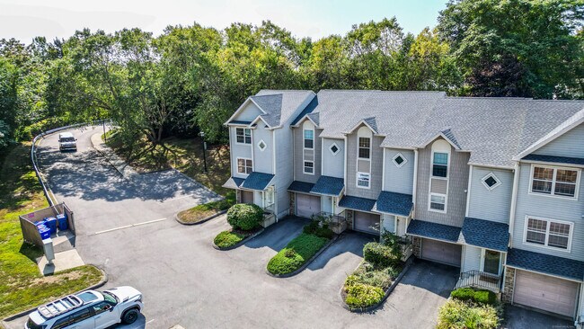 Photo - 19 Hawthorne Dr Unit 102
