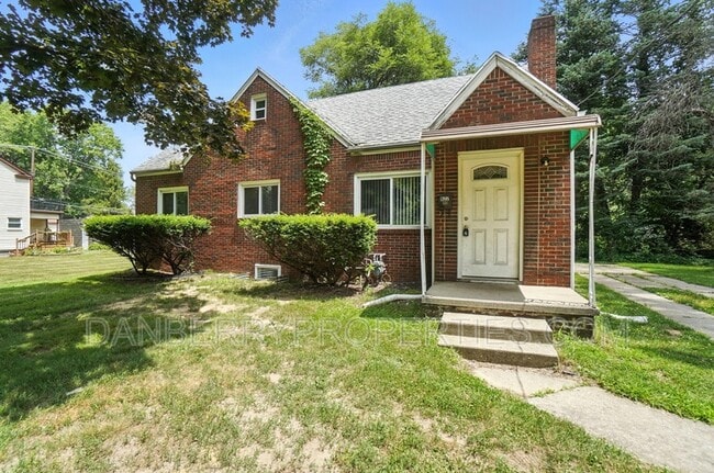 Building Photo - 822 Searles Rd