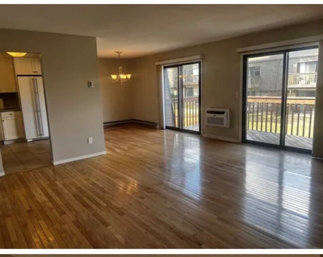 255 Strawberry Hill Ave Unidad C9
