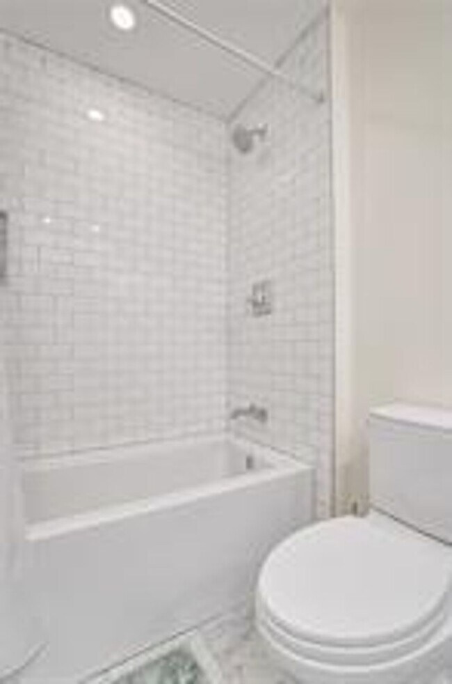 Photo - 1962 NE 7th St