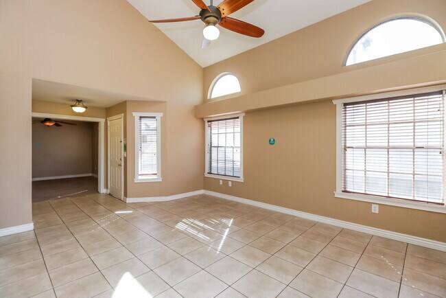 Photo - 1915 S 39th St