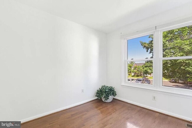 10606 Tuppence Ct