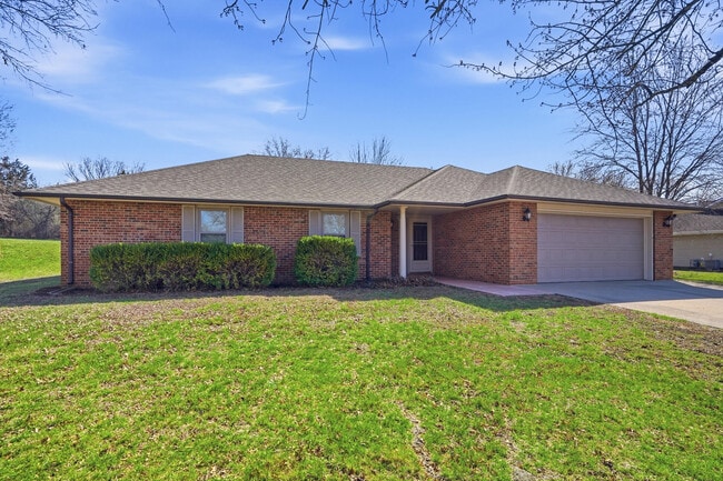 Photo - 5561 Waterfront Dr N