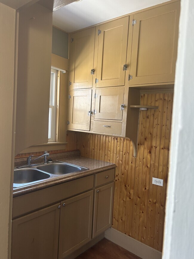2 High St Unit 3