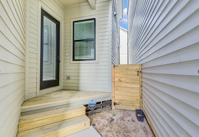 Photo - 2539 Judiway St