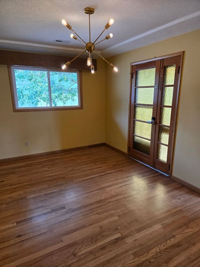Photo - 1 level Mid Century Beauty! 3 Bd/ 3 ba