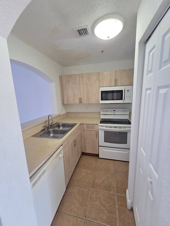 Photo - 7989 NW 8th St Unidad 108D