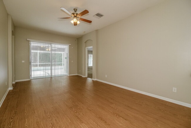 Photo - 633 Straw Lake Dr