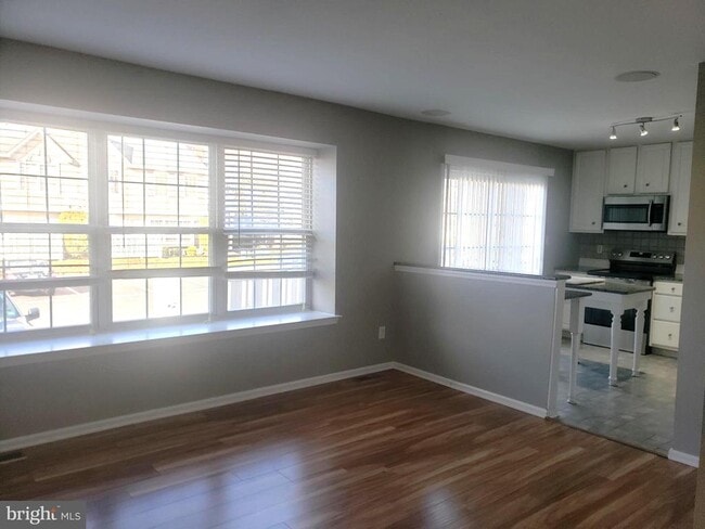 Photo - 5002 Essex Ln