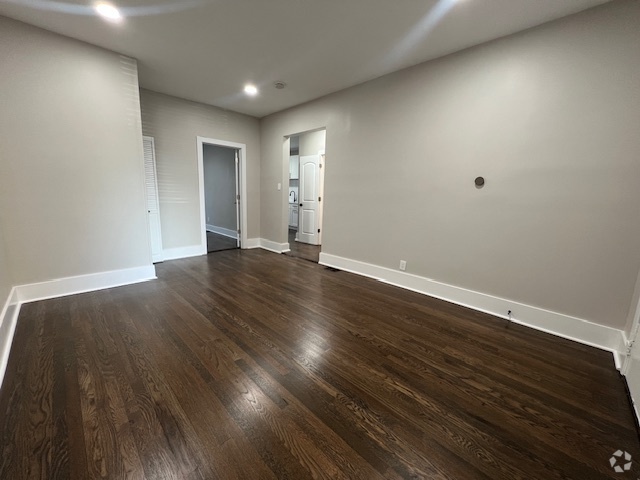 Building Photo - 2048 N California-1R Unit 1R Rental