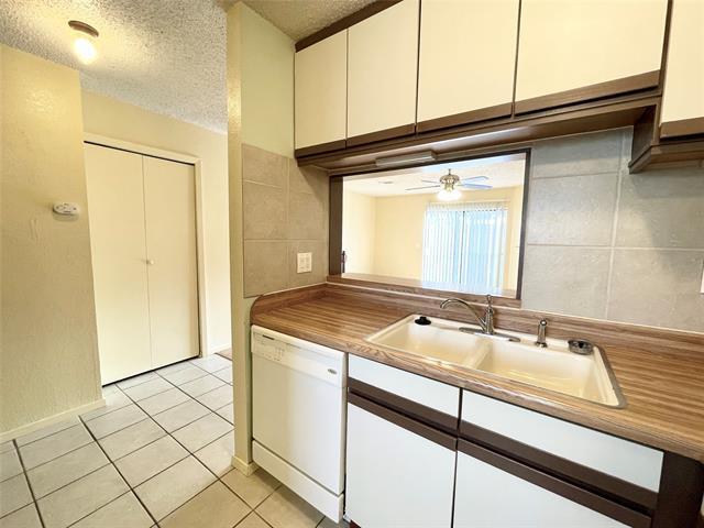 Photo - 800 W Collins St