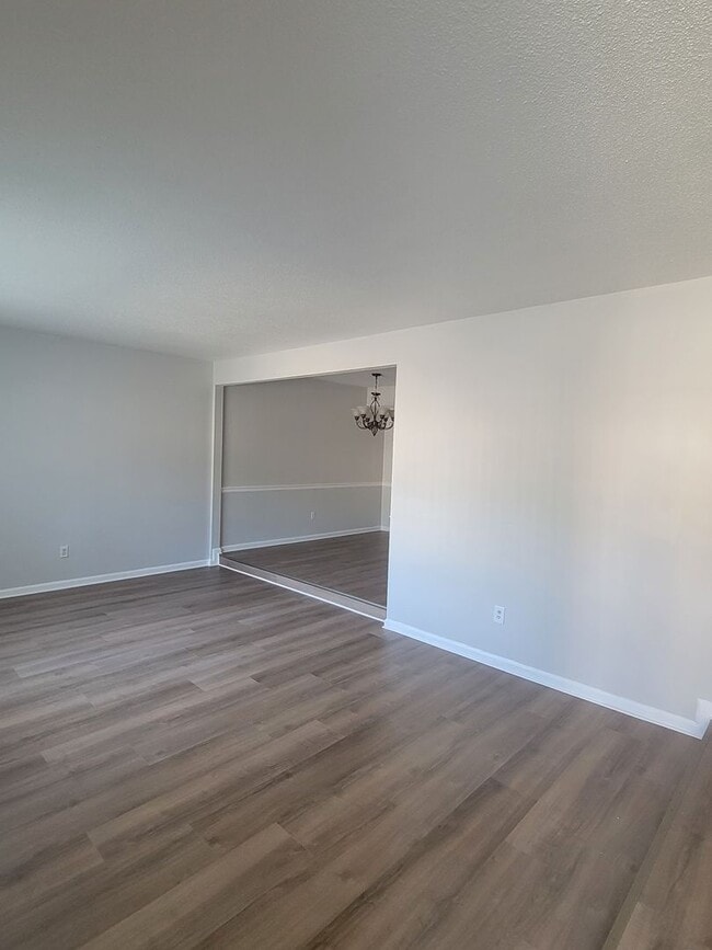 4 bedroom 2.5 bathroom townhouse - 4 bedroom 2.5 bathroom townhouse