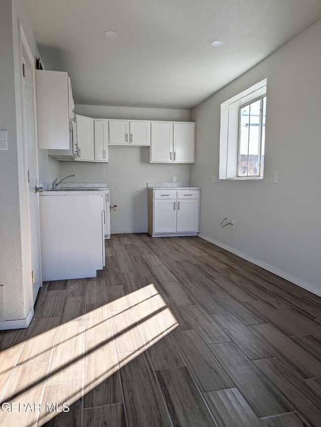 Photo - 8484 Alameda Ave