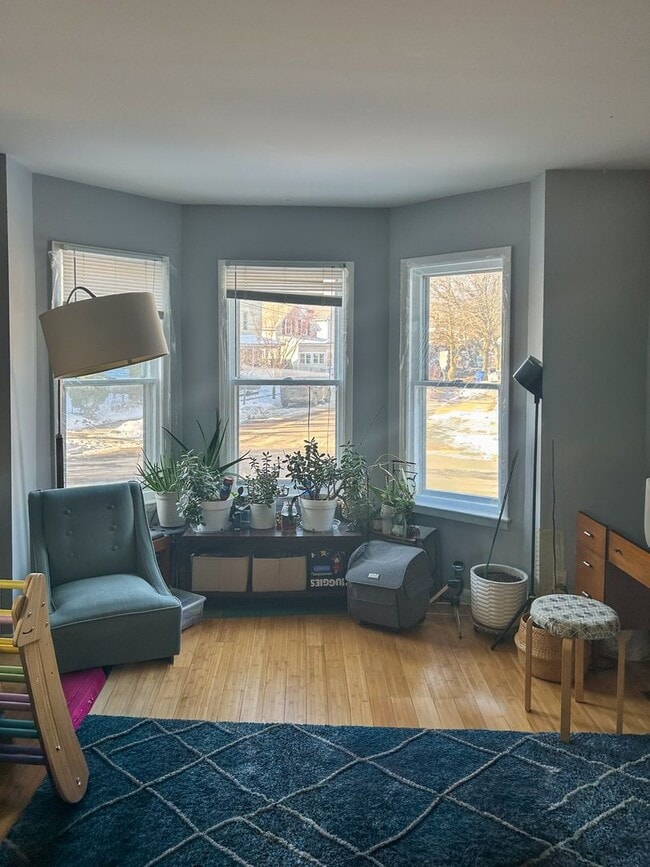 Photo - 62 Intervale Ave