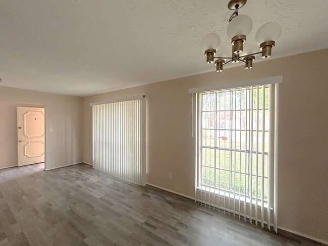 Photo - 17323 Camberwell Green Ln