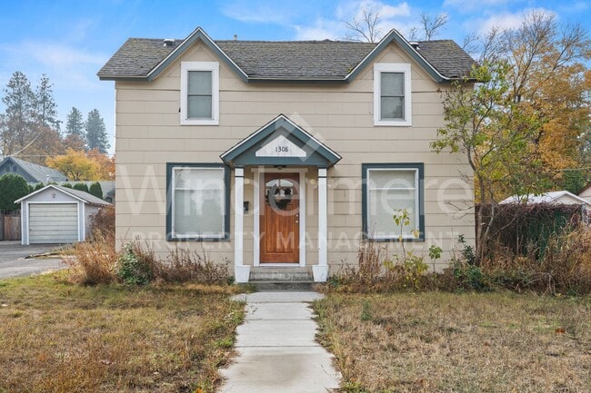 Building Photo - 3 Bedroom , 1 Bath