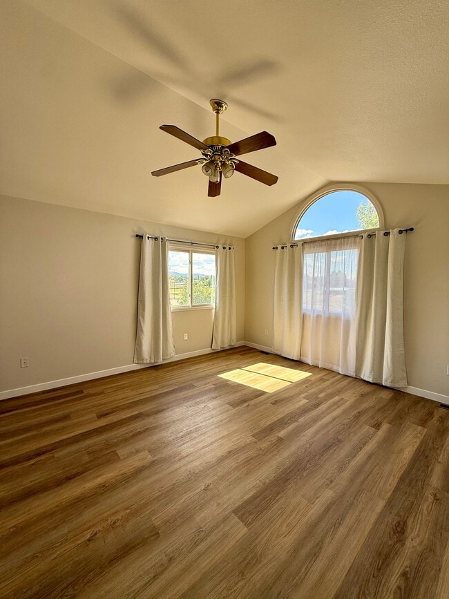 Photo - 411 Ruby Dr