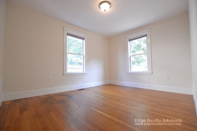 Photo - 35 Radnor Rd Unit 1